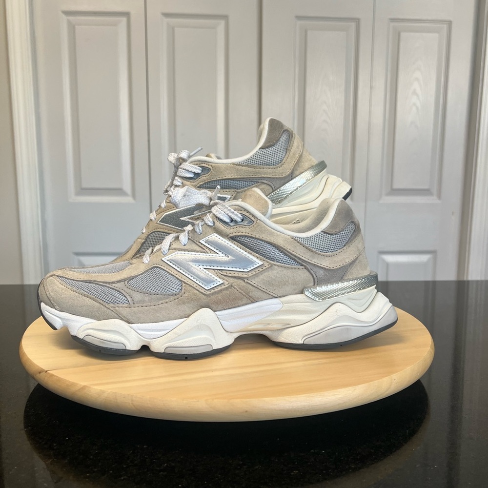New Balance 9060 Sneakers